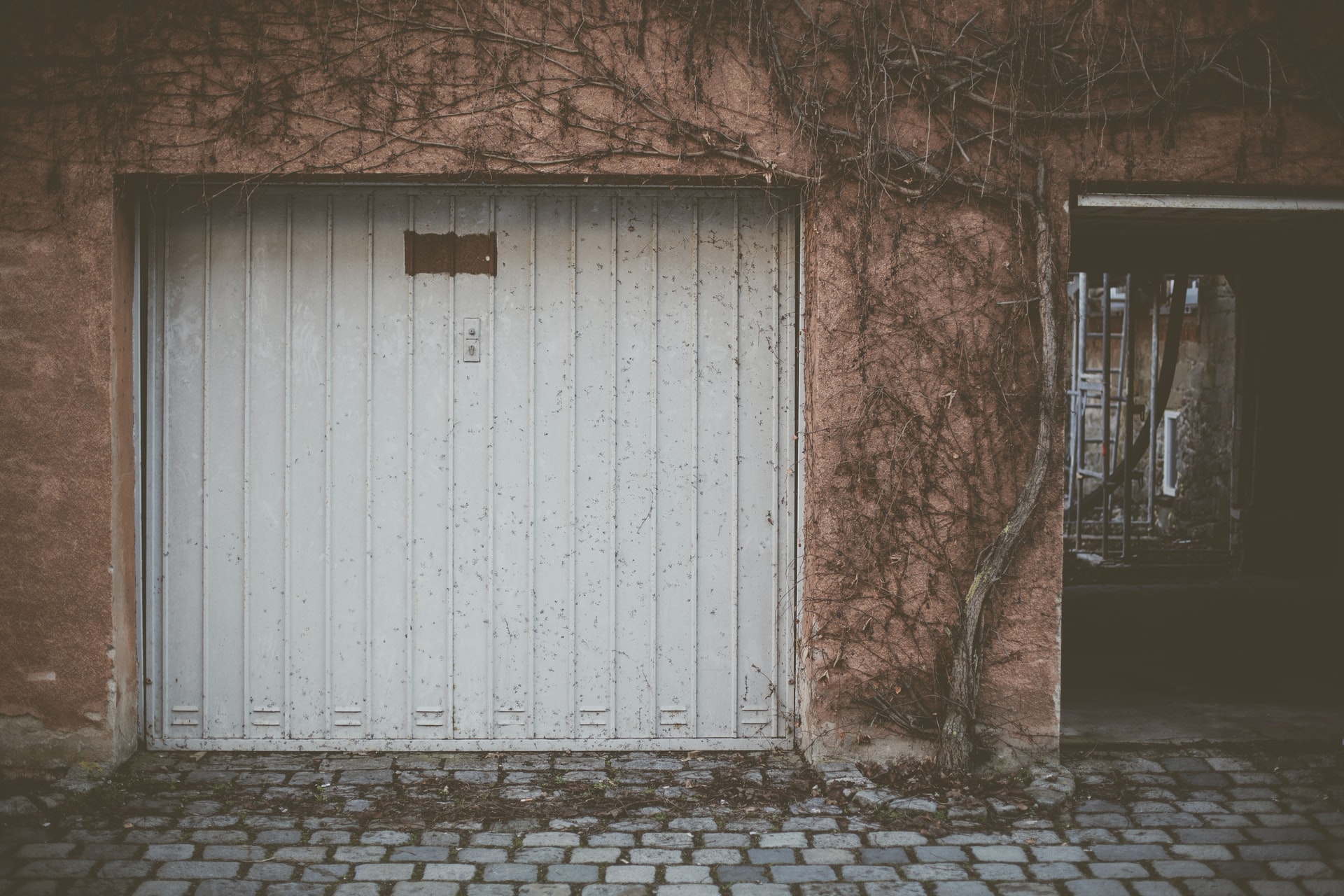 Simple Garage Door That Wont Rust for Small Space