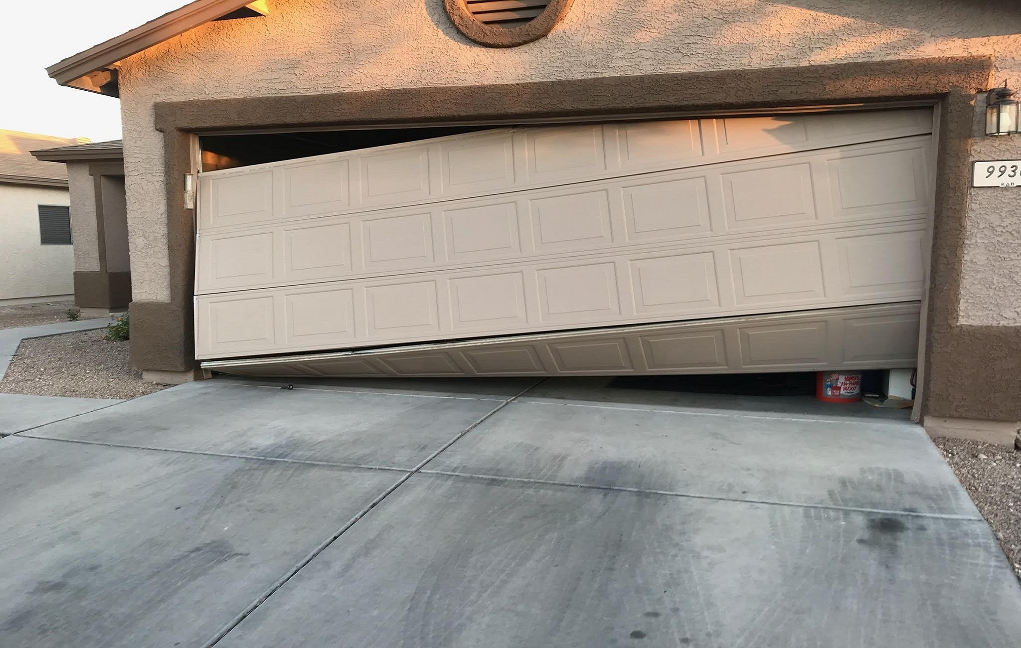 My-Garage-Door-is-Damaged-Can-it-Repair-it-Myself Top Garage Door Repairs